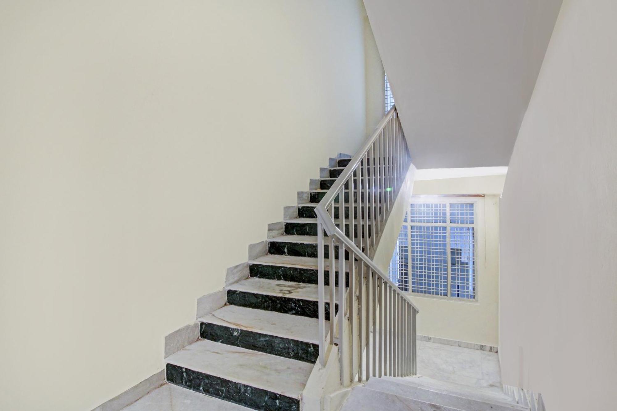 Hotel O Kalyan Kondapur  Buitenkant foto